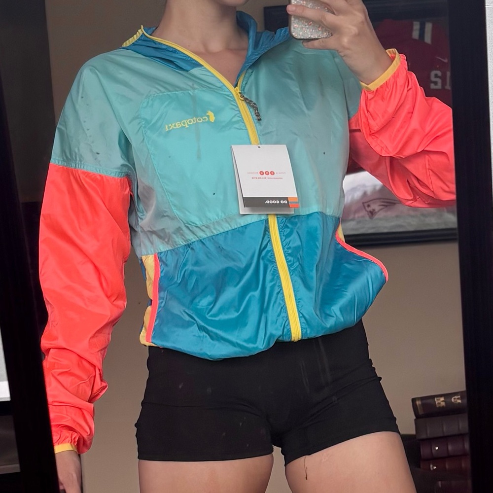 Cotopaxi Teca windbreaker (BRAND NEW)